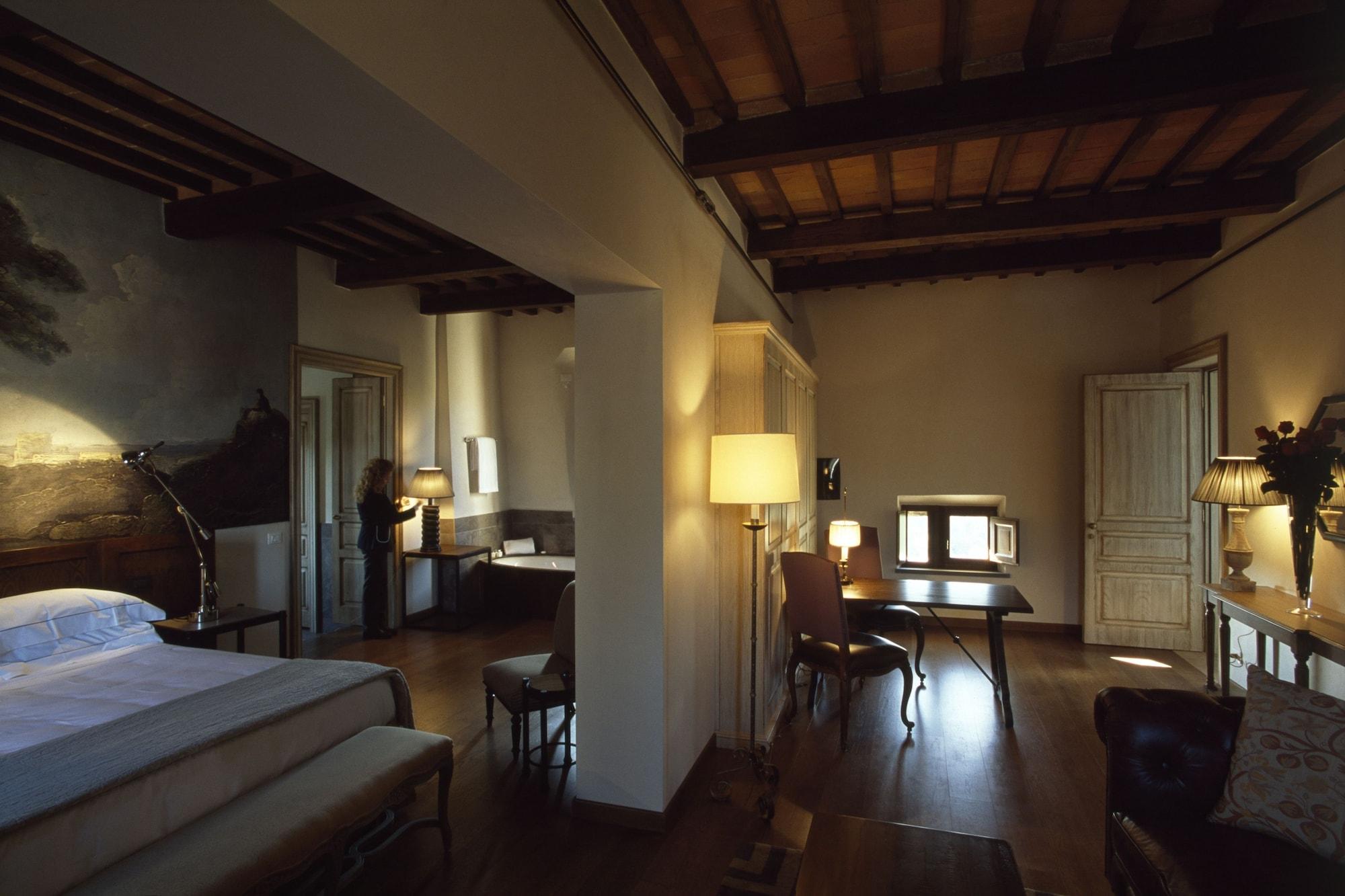 Castel Monastero - The Leading Hotels Of The World Castelnuovo Berardenga Bagian luar foto