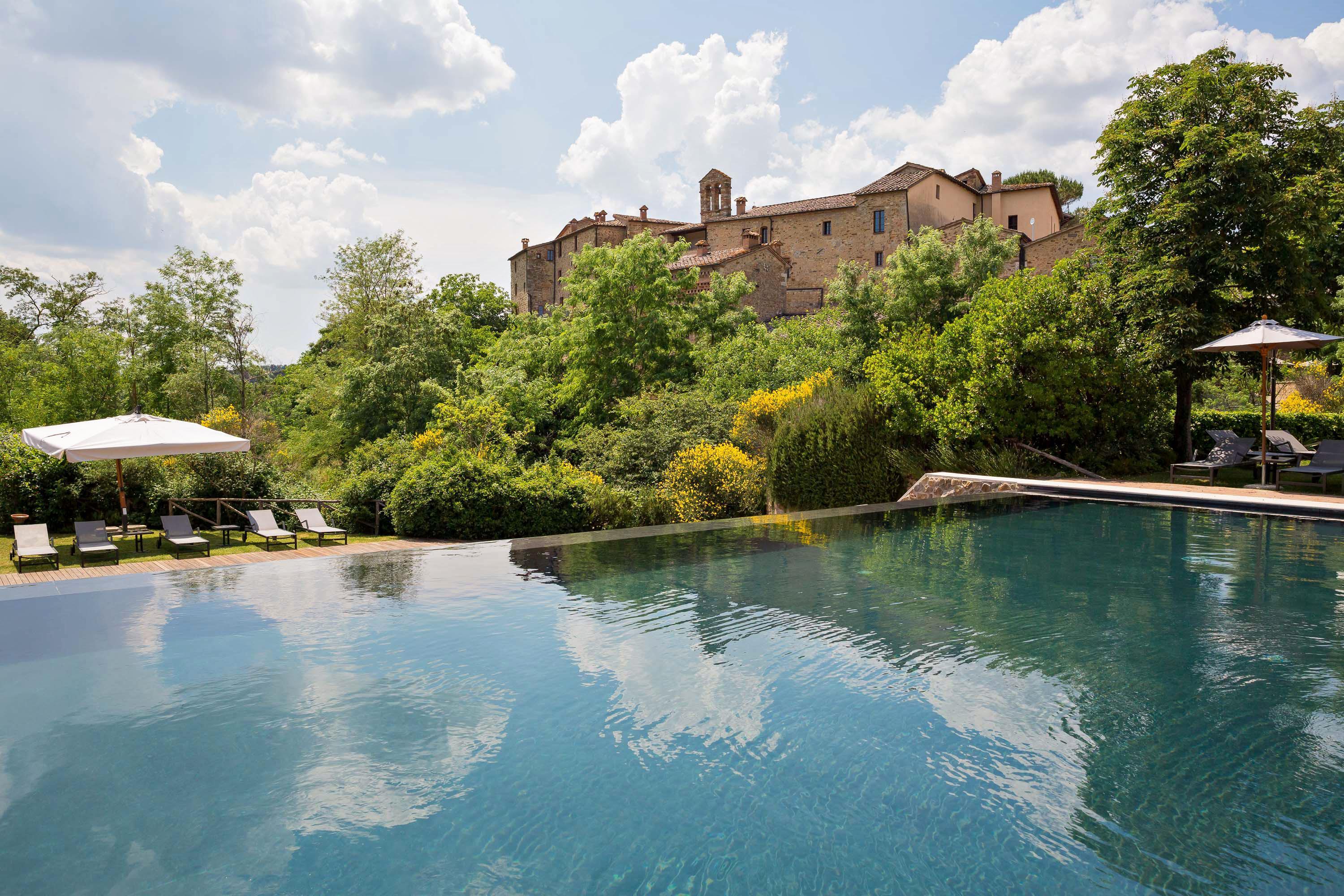 Castel Monastero - The Leading Hotels Of The World Castelnuovo Berardenga Bagian luar foto