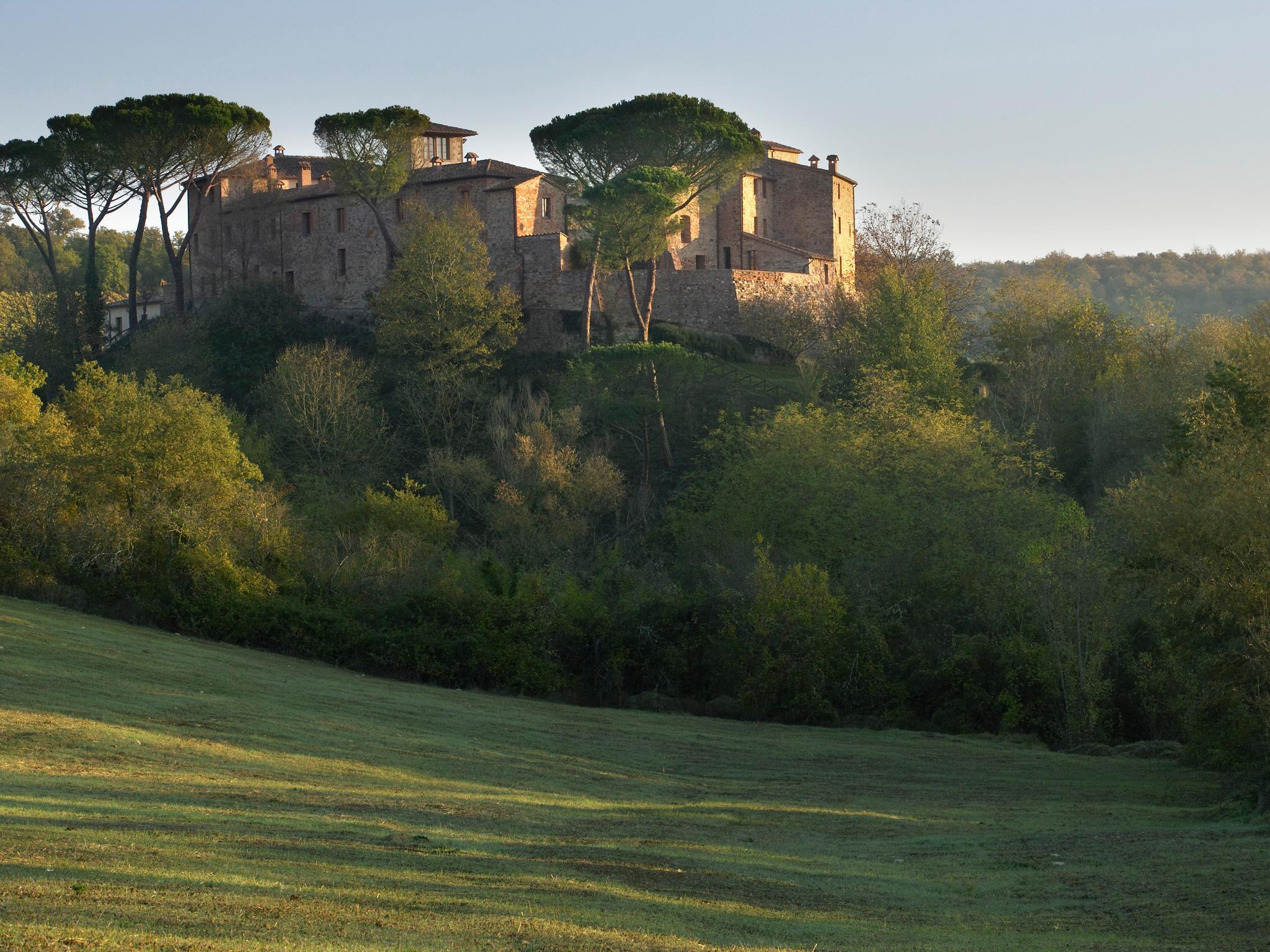 Castel Monastero - The Leading Hotels Of The World Castelnuovo Berardenga Bagian luar foto