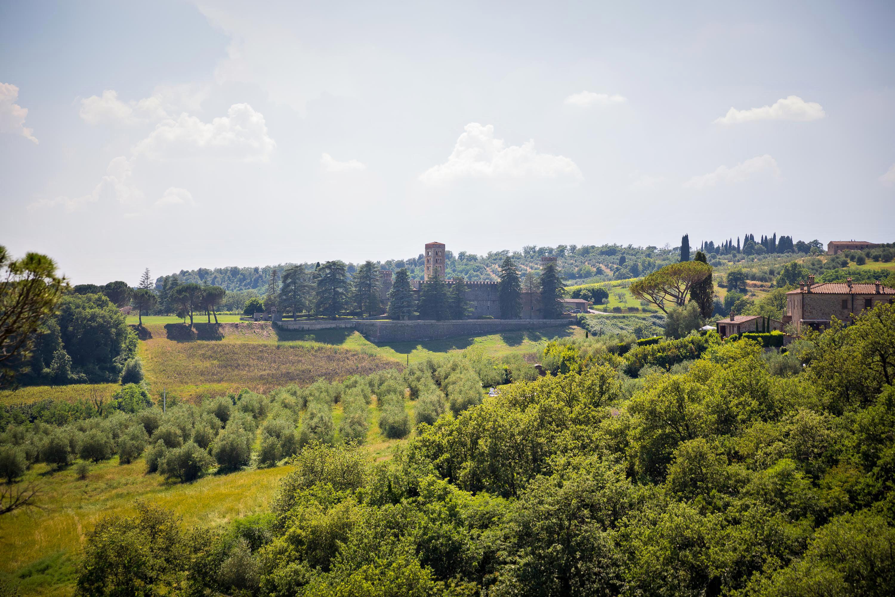 Castel Monastero - The Leading Hotels Of The World Castelnuovo Berardenga Bagian luar foto