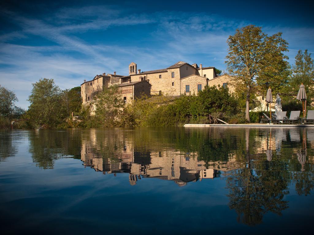 Castel Monastero - The Leading Hotels Of The World Castelnuovo Berardenga Bagian luar foto